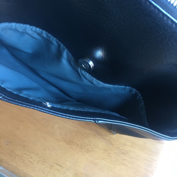 Matt & Nat Black shoulder and crossbody bag - Picture 5 of 5